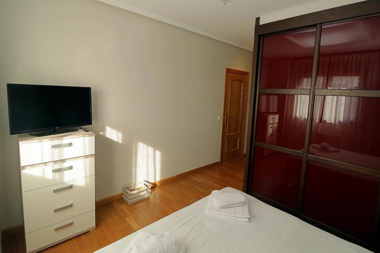 Apartamento , Wifi Y Garaje Cerca Del Centro Apartment Oviedo Bagian luar foto